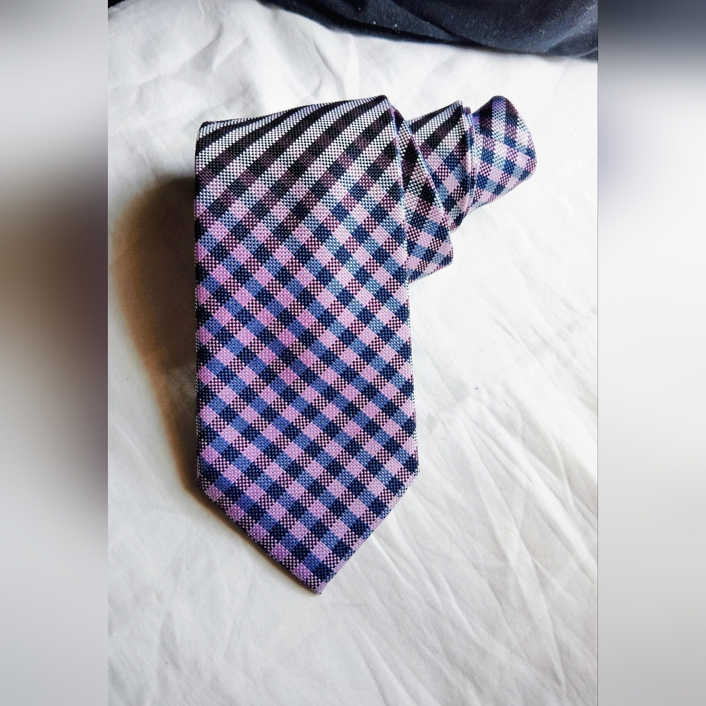 JOSEPH A. BANK TRAVELER TIE